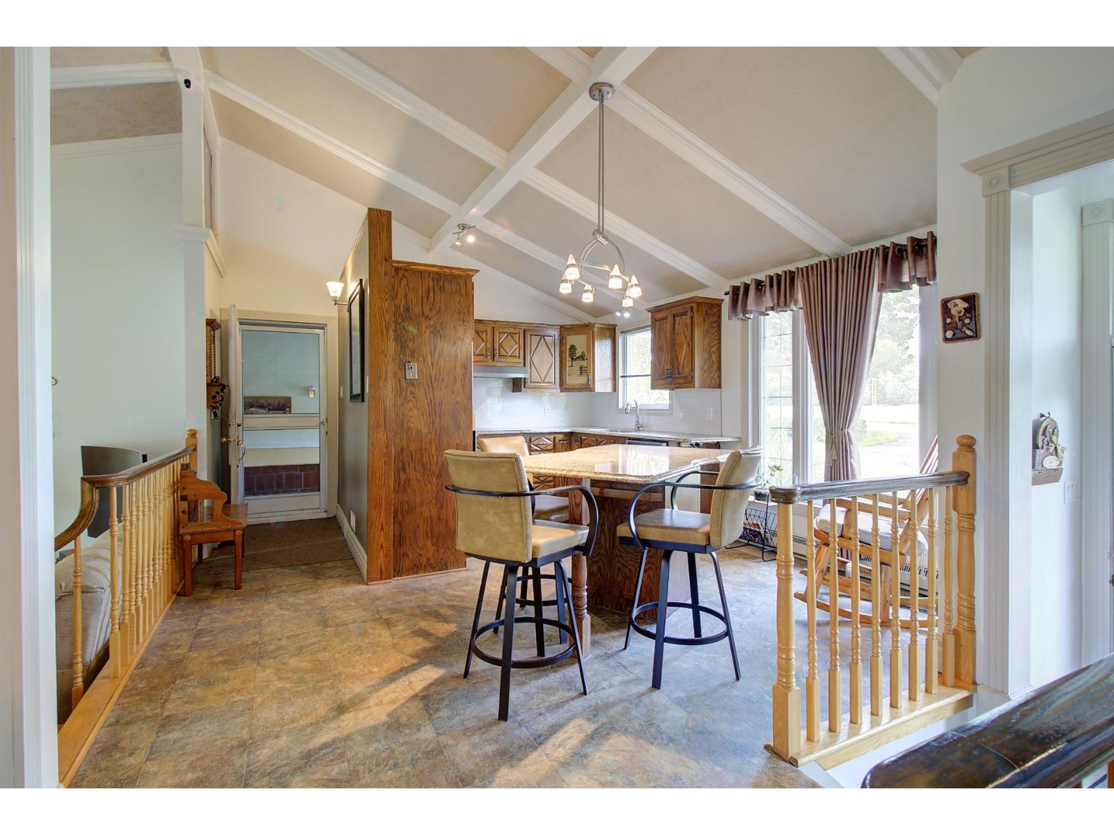 36 Ch. Couture Property Photo 12