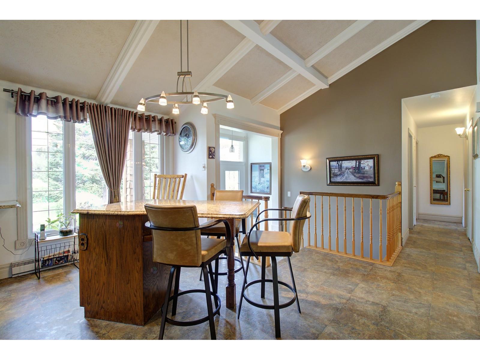 36 Ch. Couture Property Photo 13