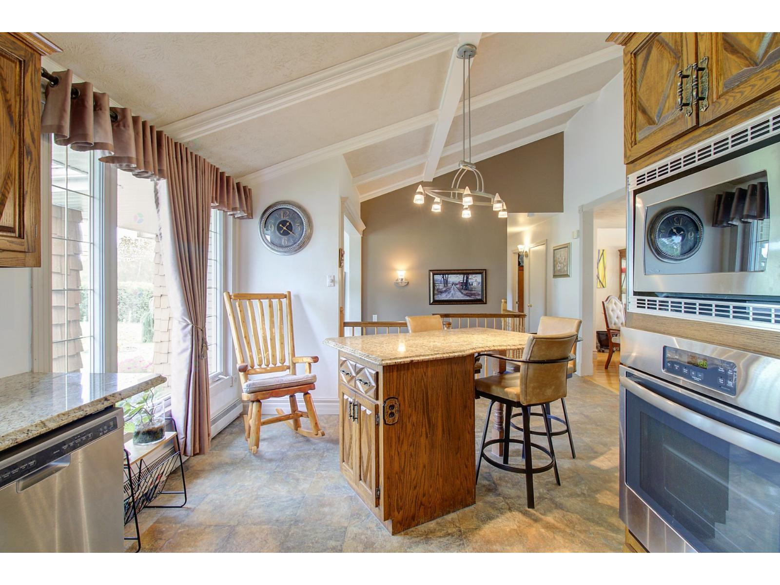 36 Ch. Couture Property Photo 14