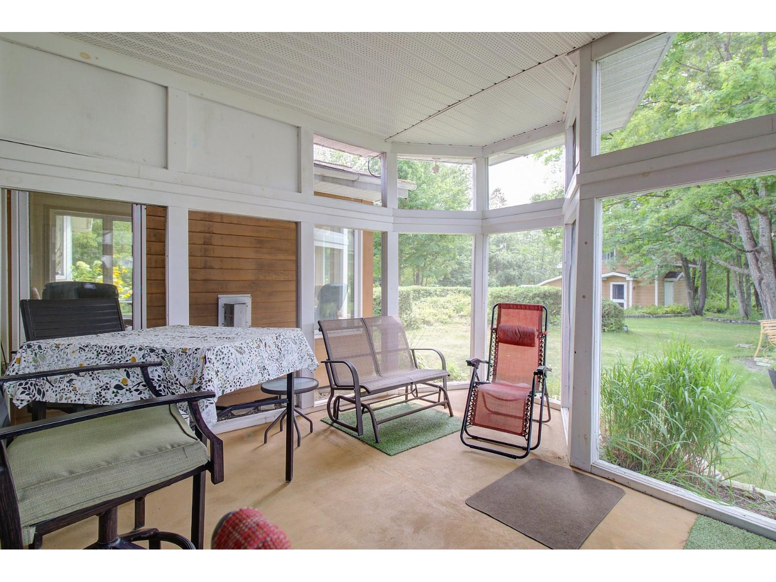 36 Ch. Couture Property Photo 22