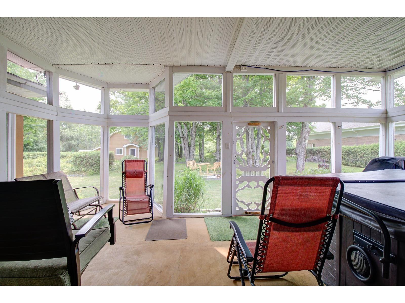 36 Ch. Couture Property Photo 24