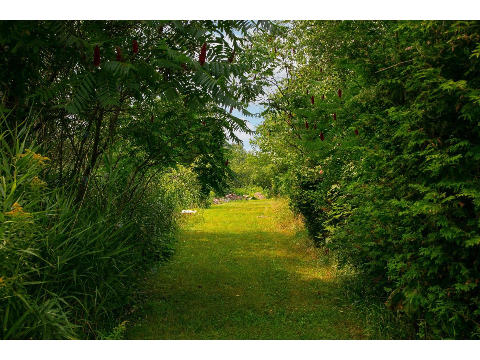 36 Ch. Couture Property Photo 33