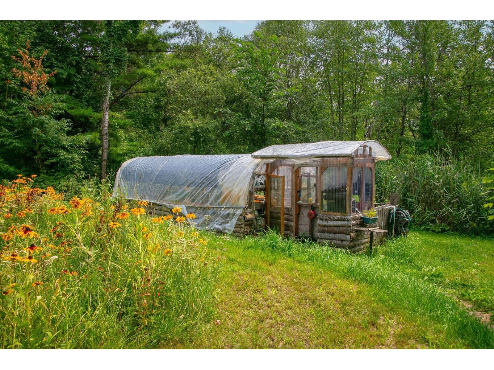 36 Ch. Couture Property Photo 35