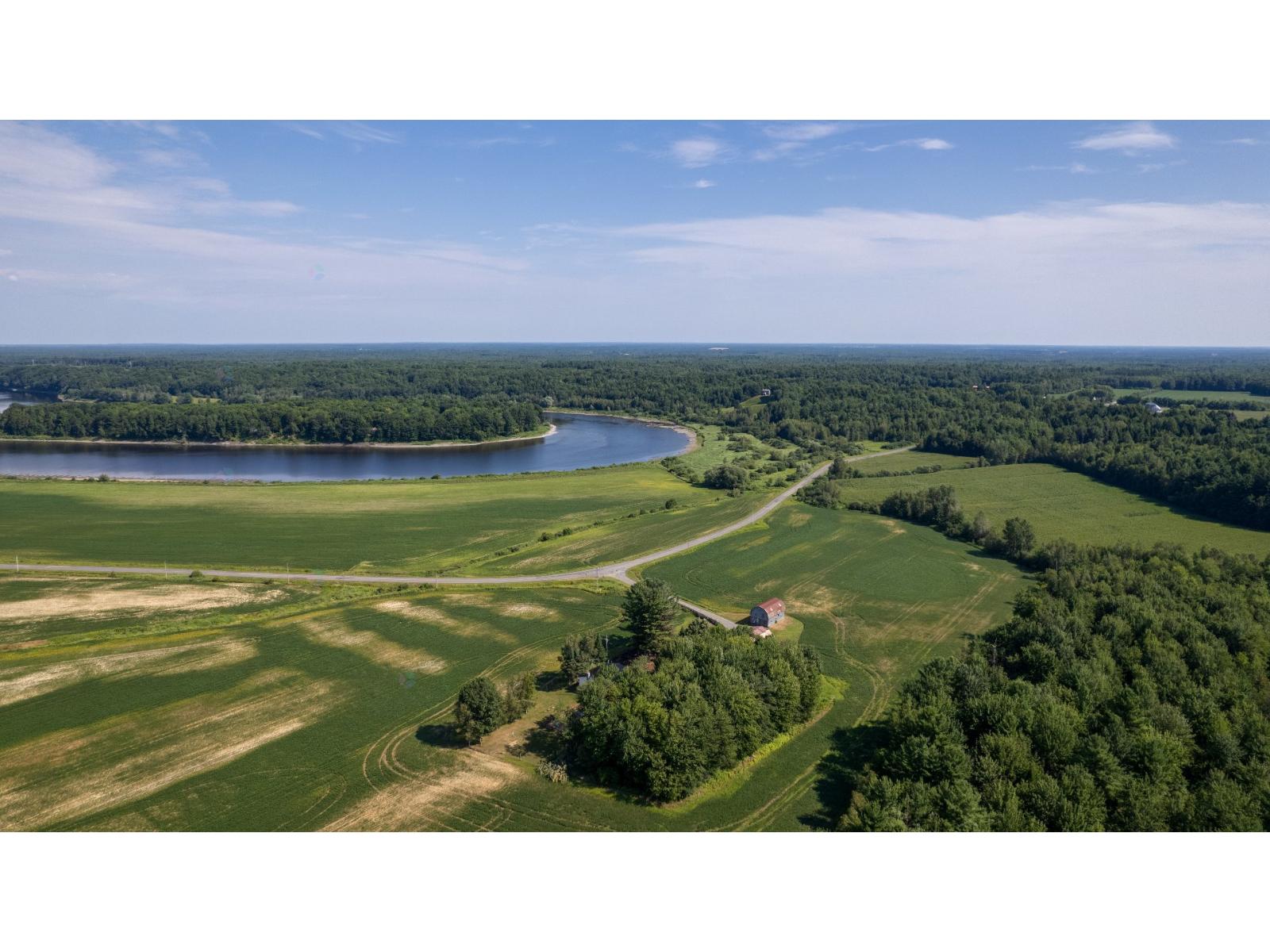 1075 Rg Therrien Property Photo 1