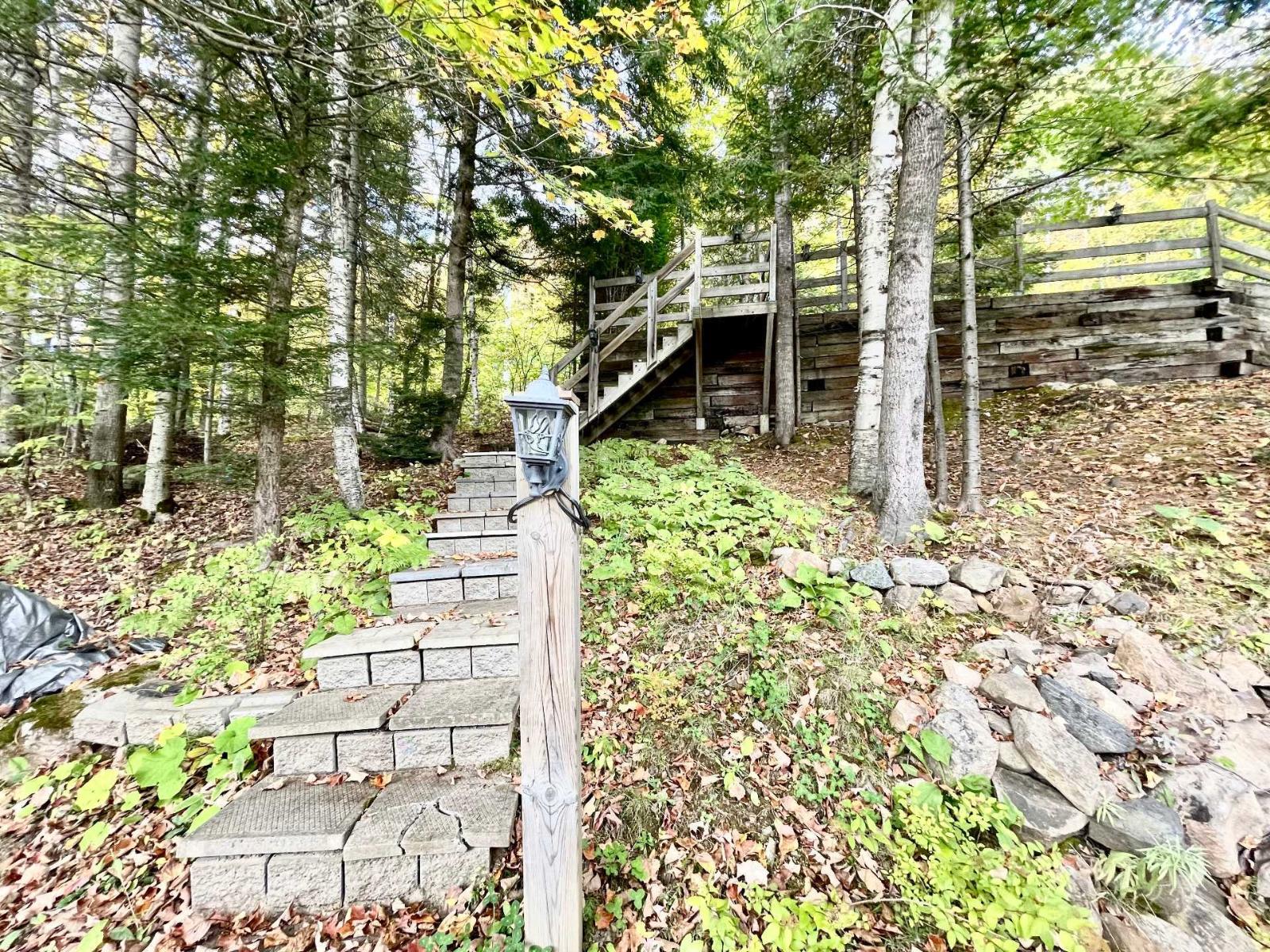 2291 Ch. Des Chênes E. Property Photo 29