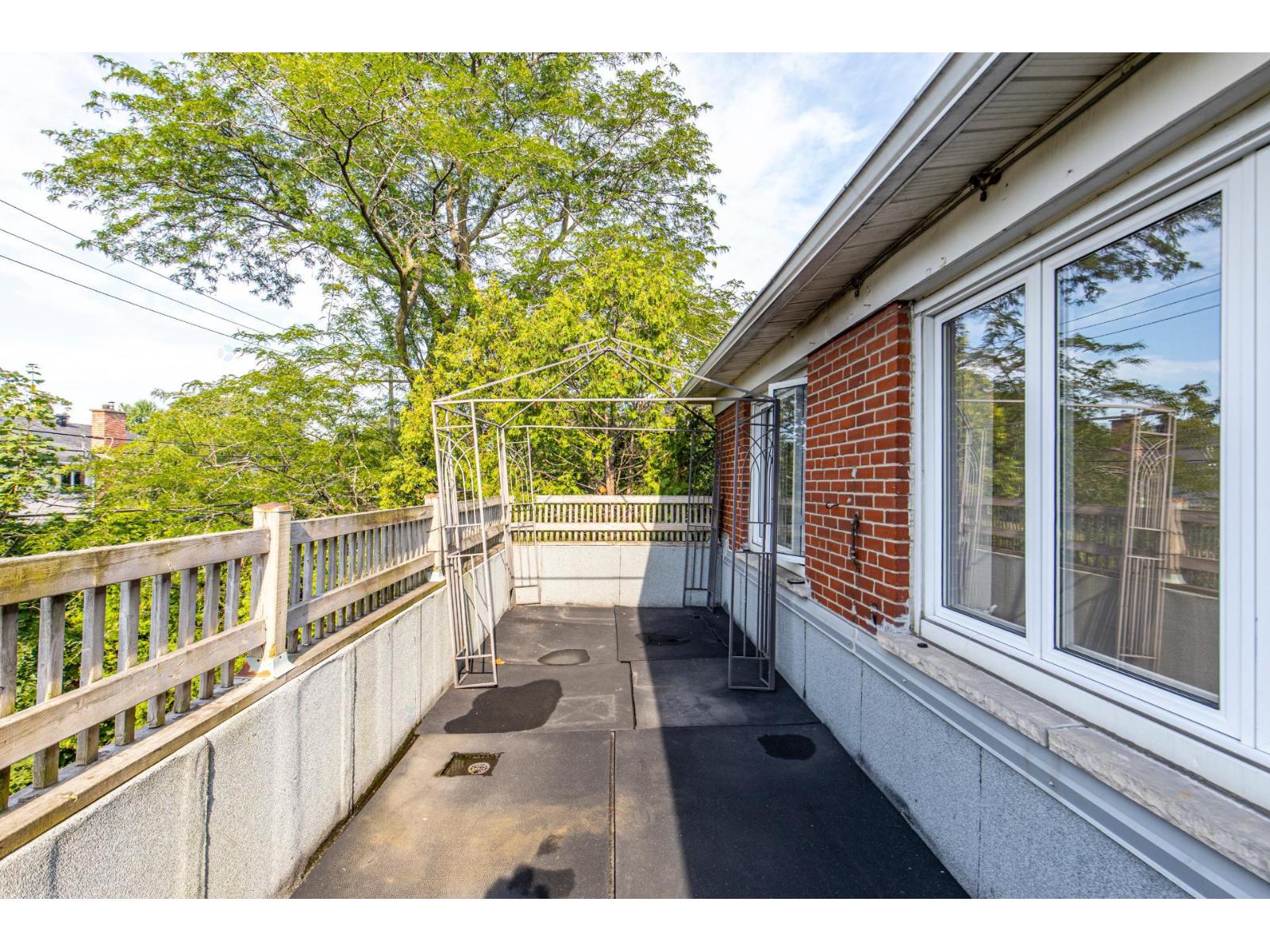 2146 Ch. De Dunkirk Property Photo 19