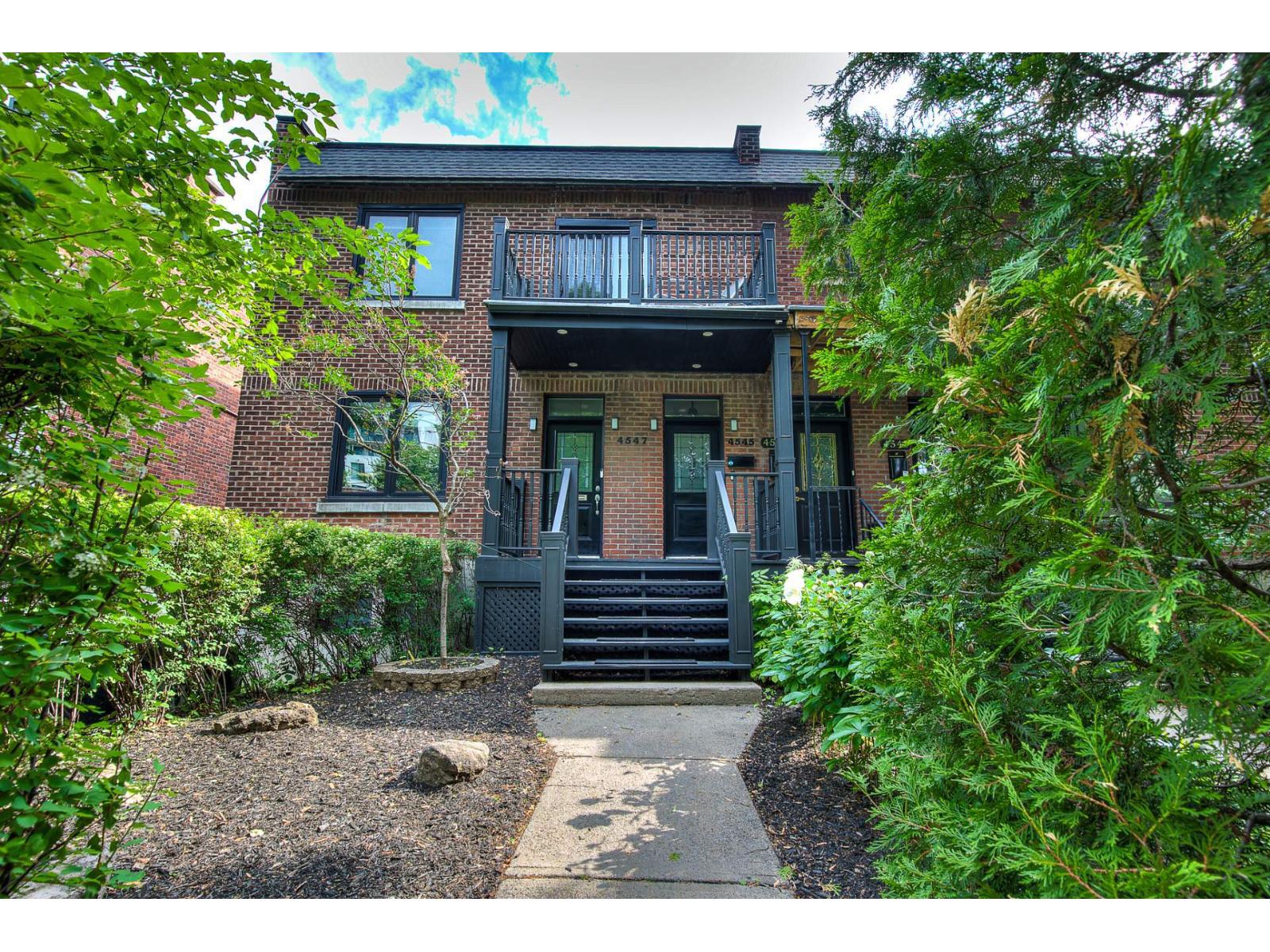 4545 Av. Earnscliffe Property Photo 1