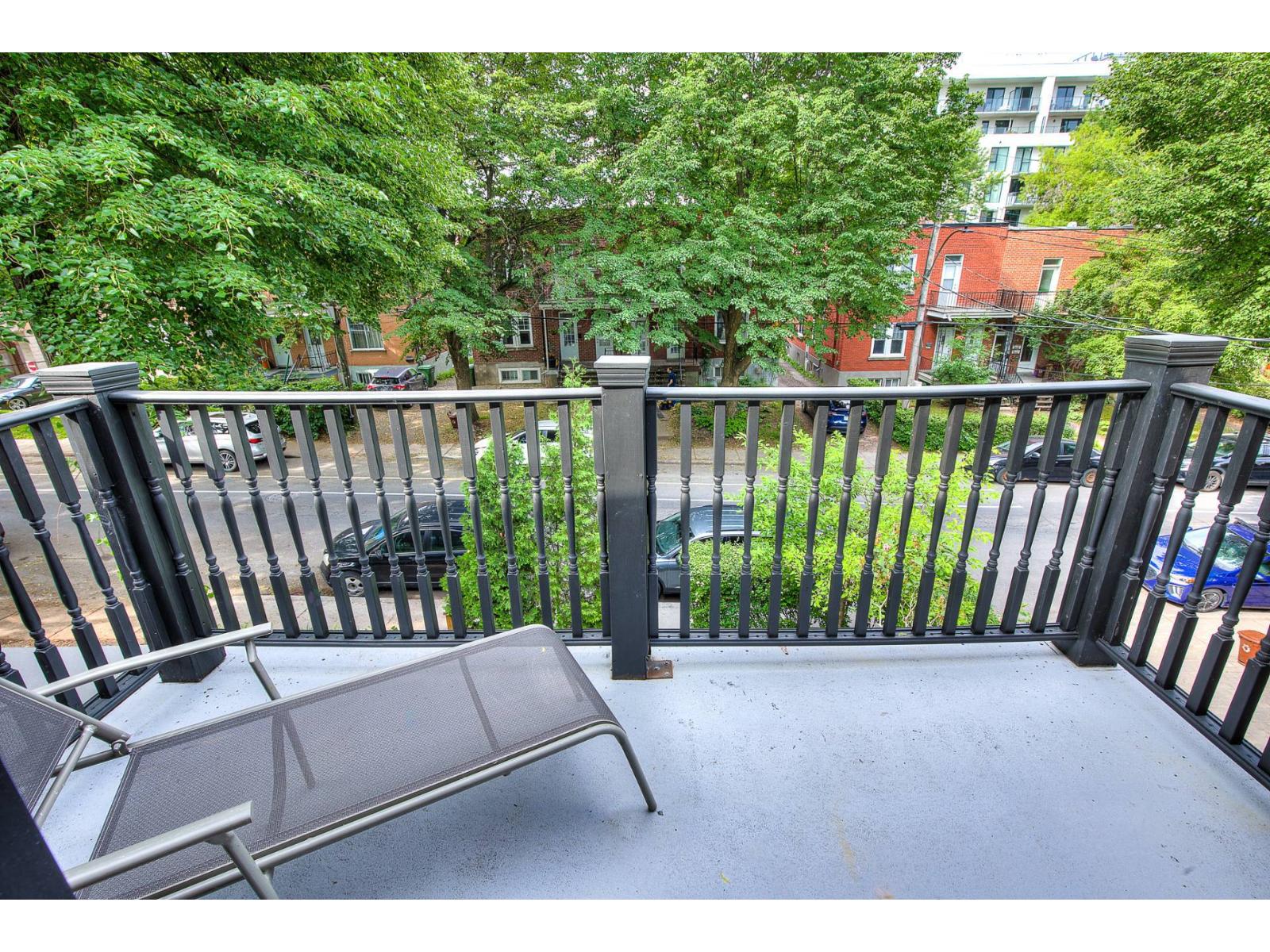 4545 Av. Earnscliffe Property Photo 5
