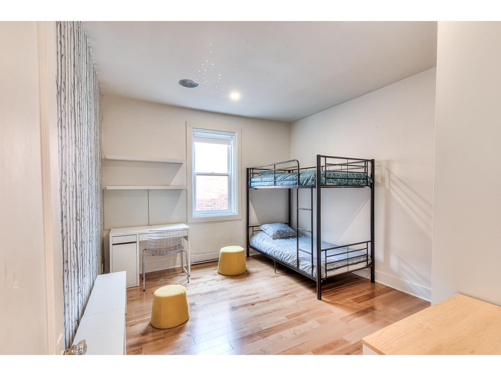 4545 Av. Earnscliffe Property Photo 9