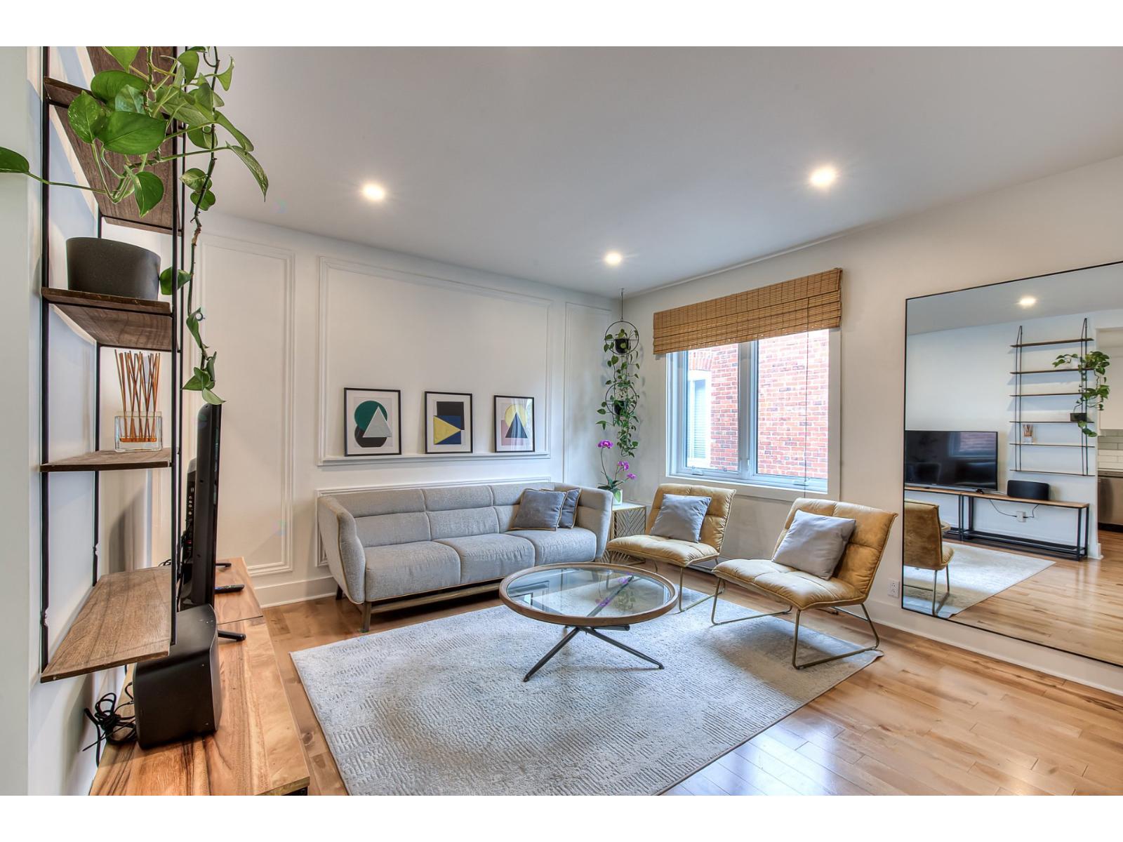 4545 Av. Earnscliffe Property Photo 16