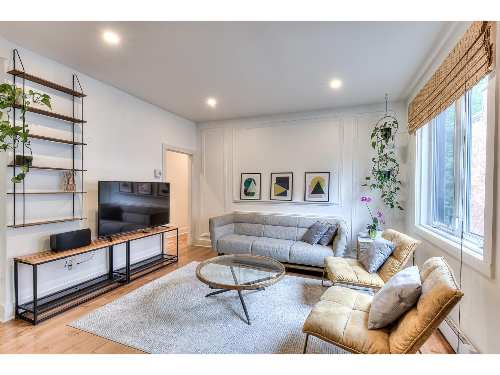 4545 Av. Earnscliffe Property Photo 17