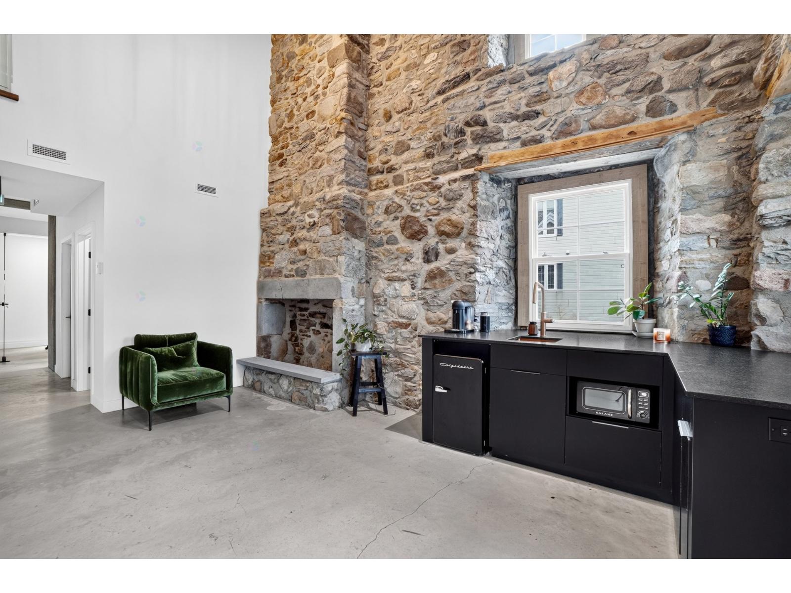 509 Rue Notre-dame, #2 Property Photo 6