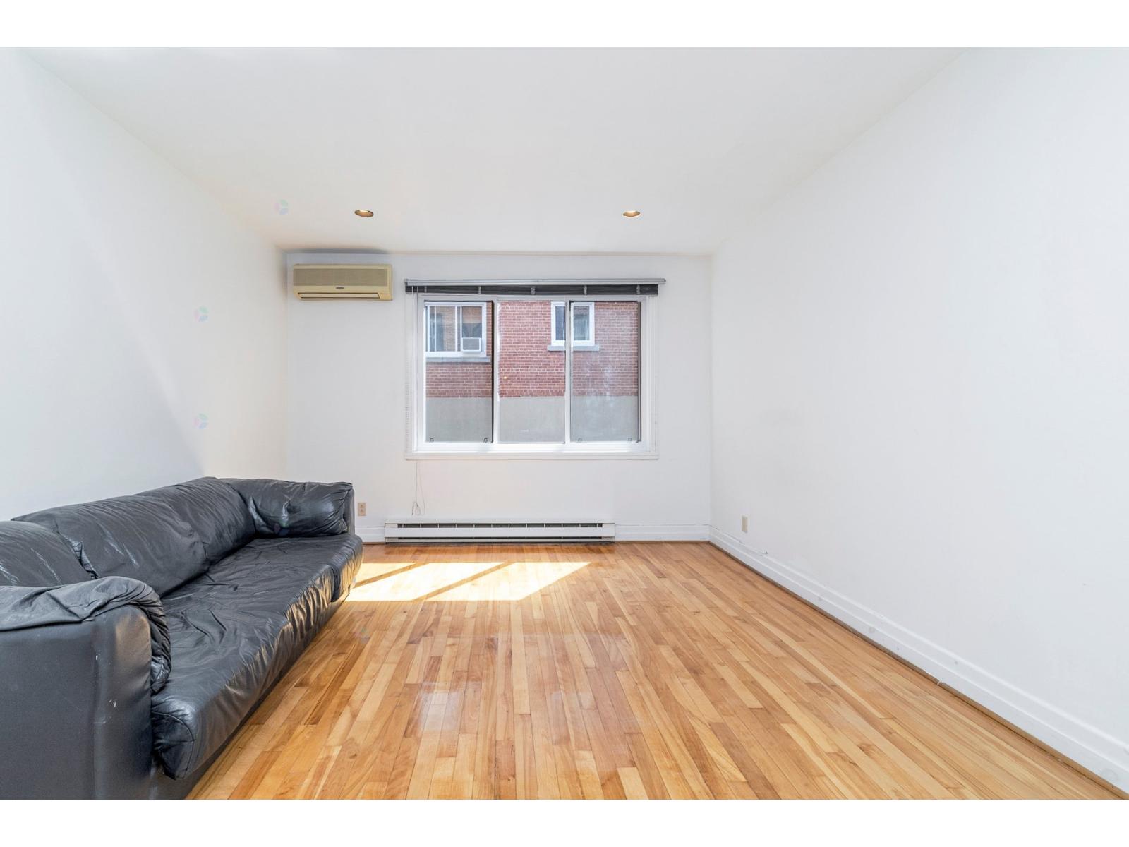 5835 Place Decelles, #6 Property Photo 5