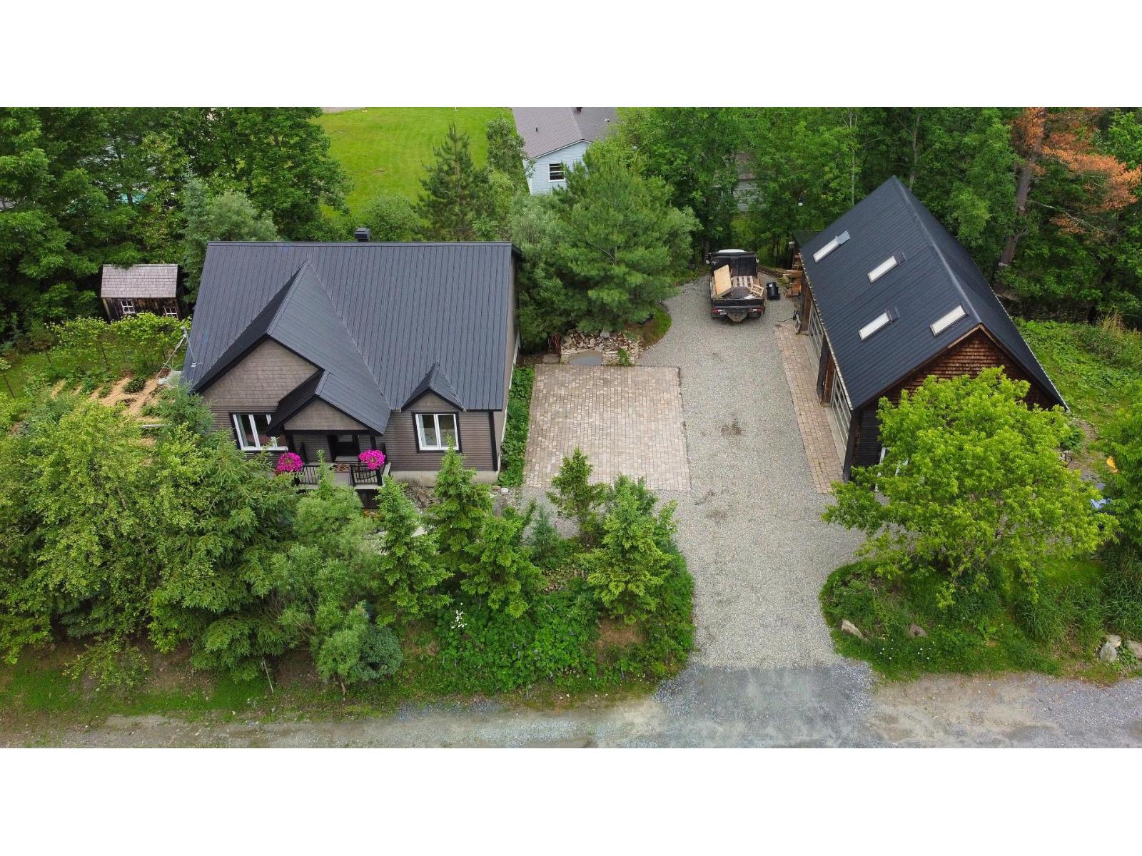 25 Ch. Laprise Property Photo 1