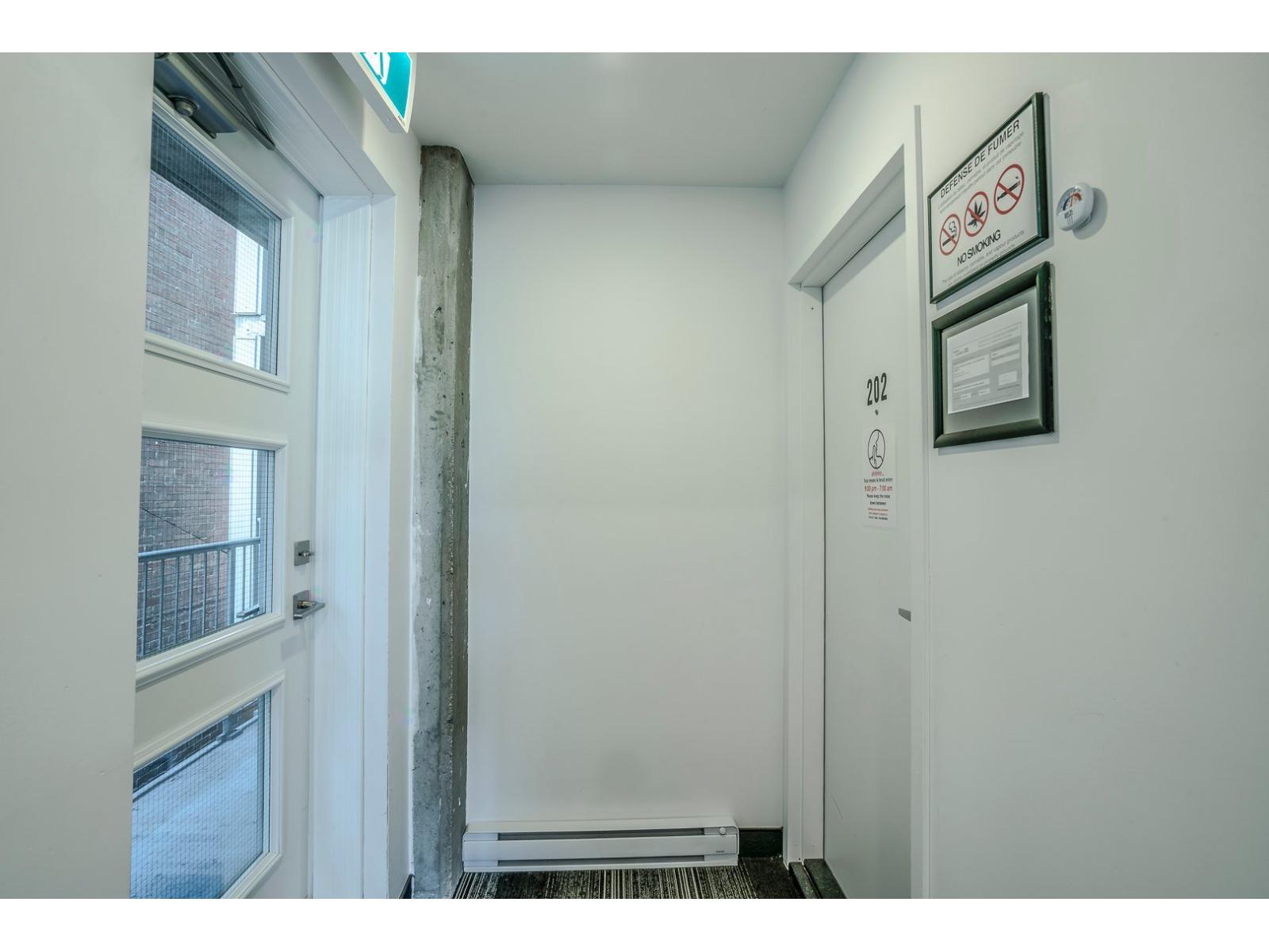 695 3e Avenue, #201 Property Photo 10