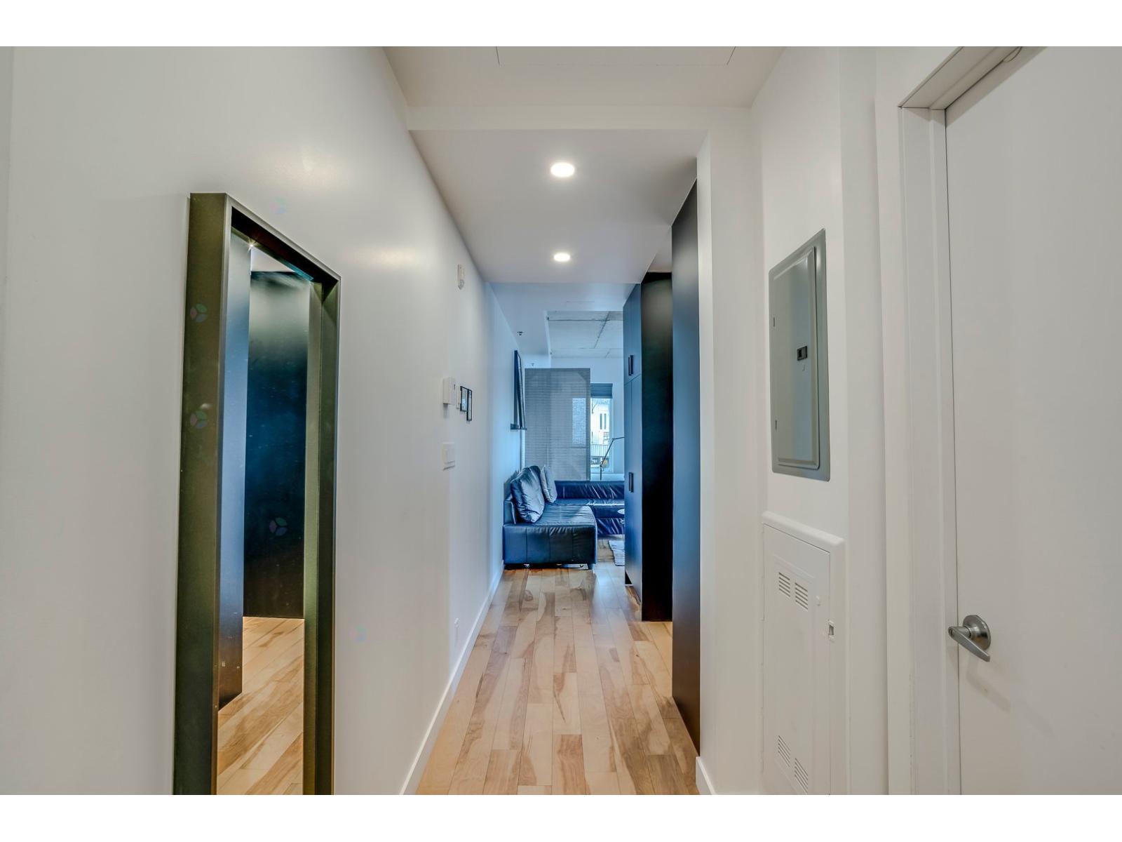 695 3e Avenue, #201 Property Photo 16