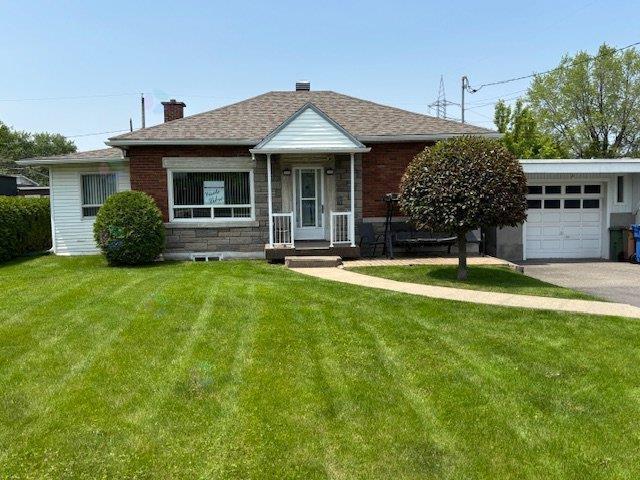 1380 Rue Centrale Property Photo 1