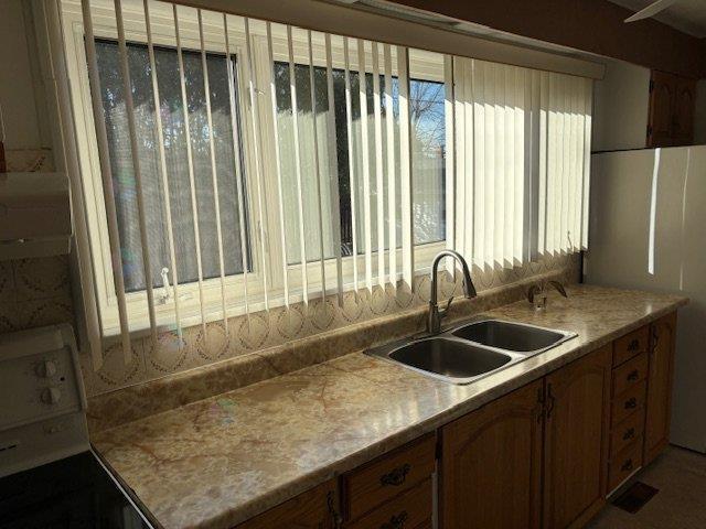 1380 Rue Centrale Property Photo 4