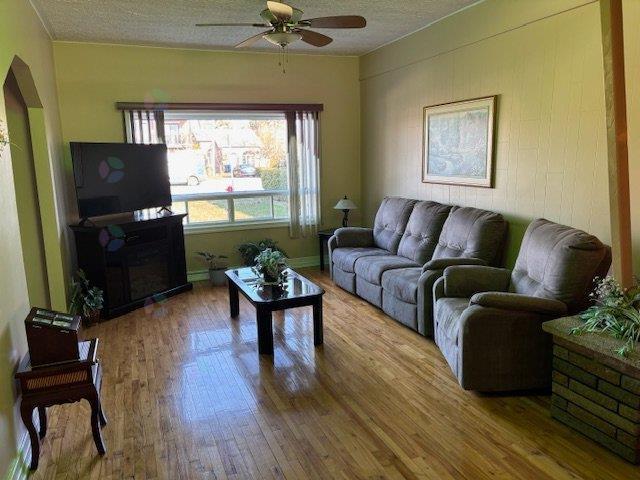 1380 Rue Centrale Property Photo 7