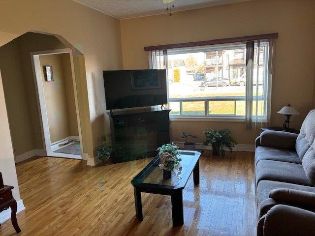1380 Rue Centrale Property Photo 9