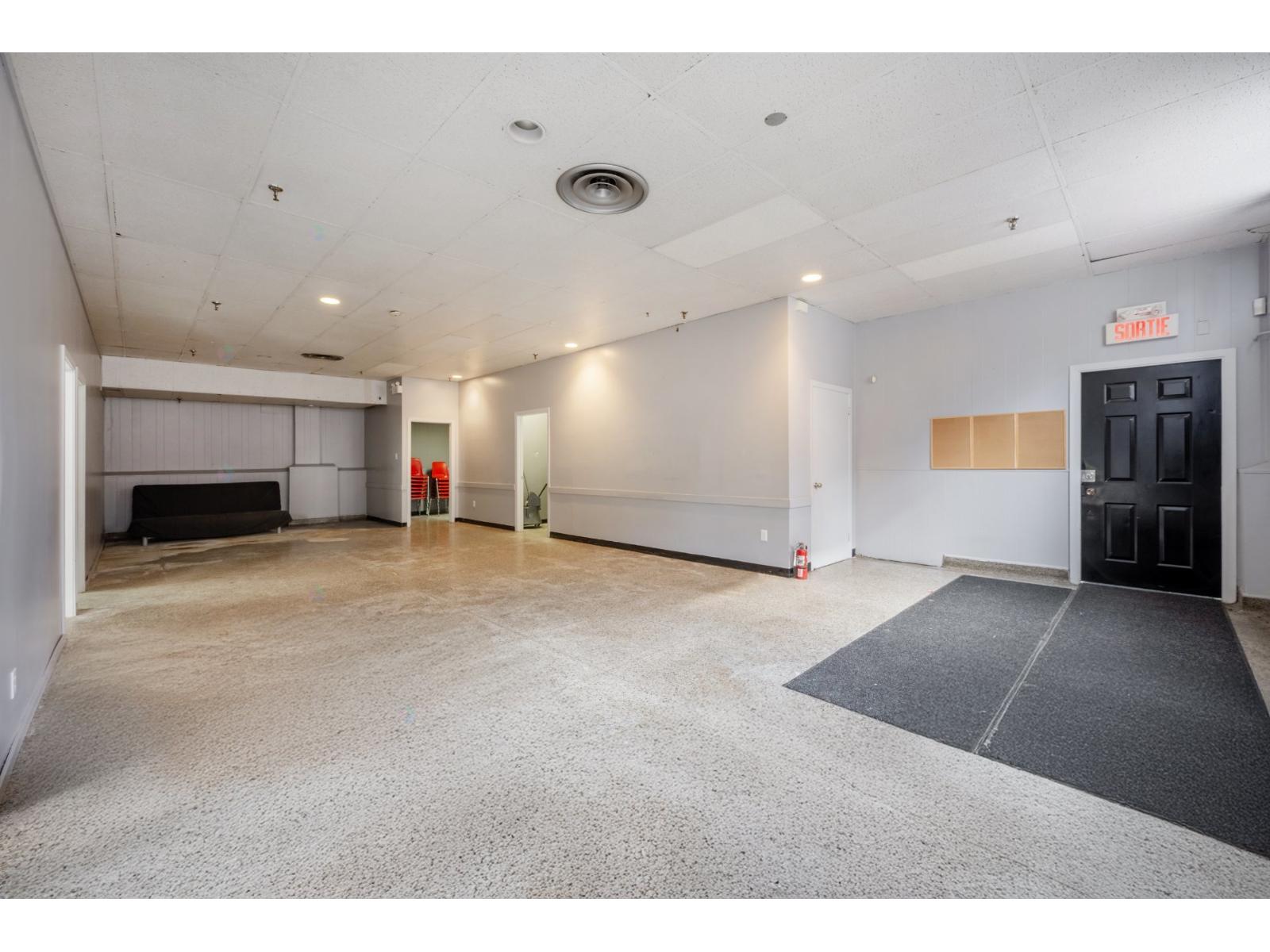 663 2e Avenue Property Photo 5