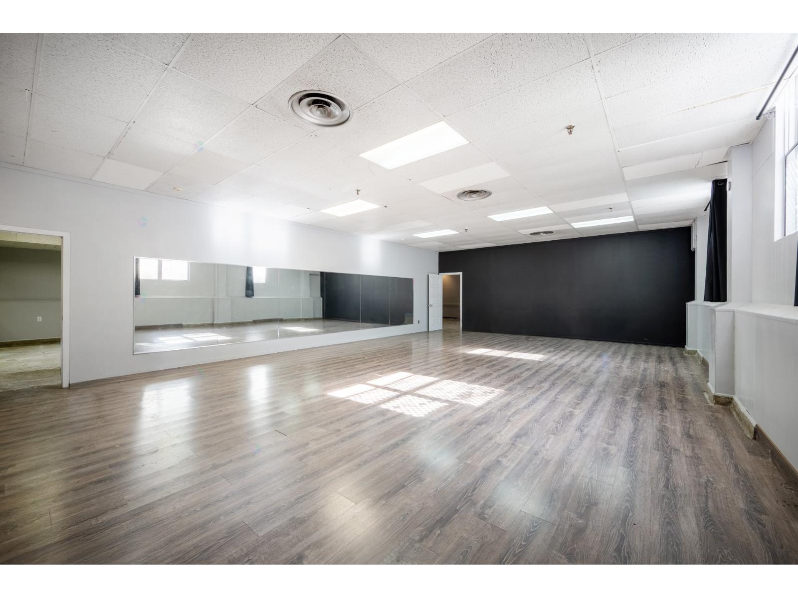 663 2e Avenue Property Photo 13