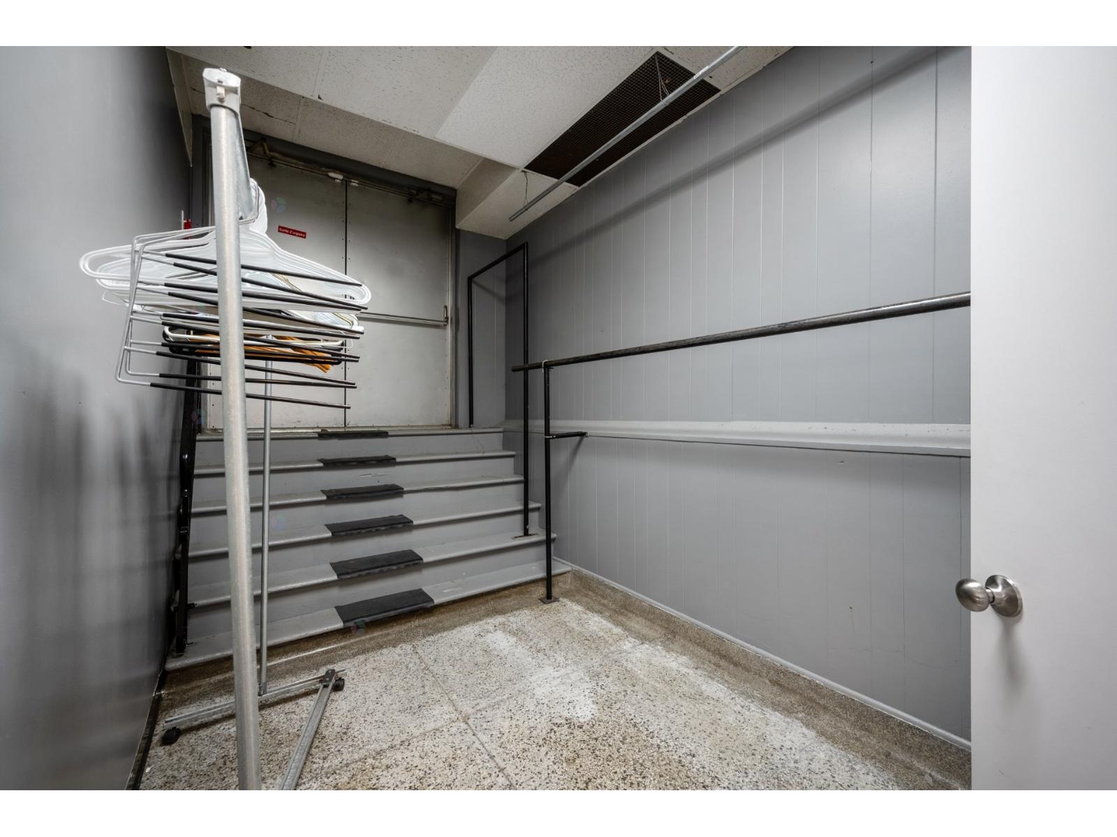 663 2e Avenue Property Photo 15