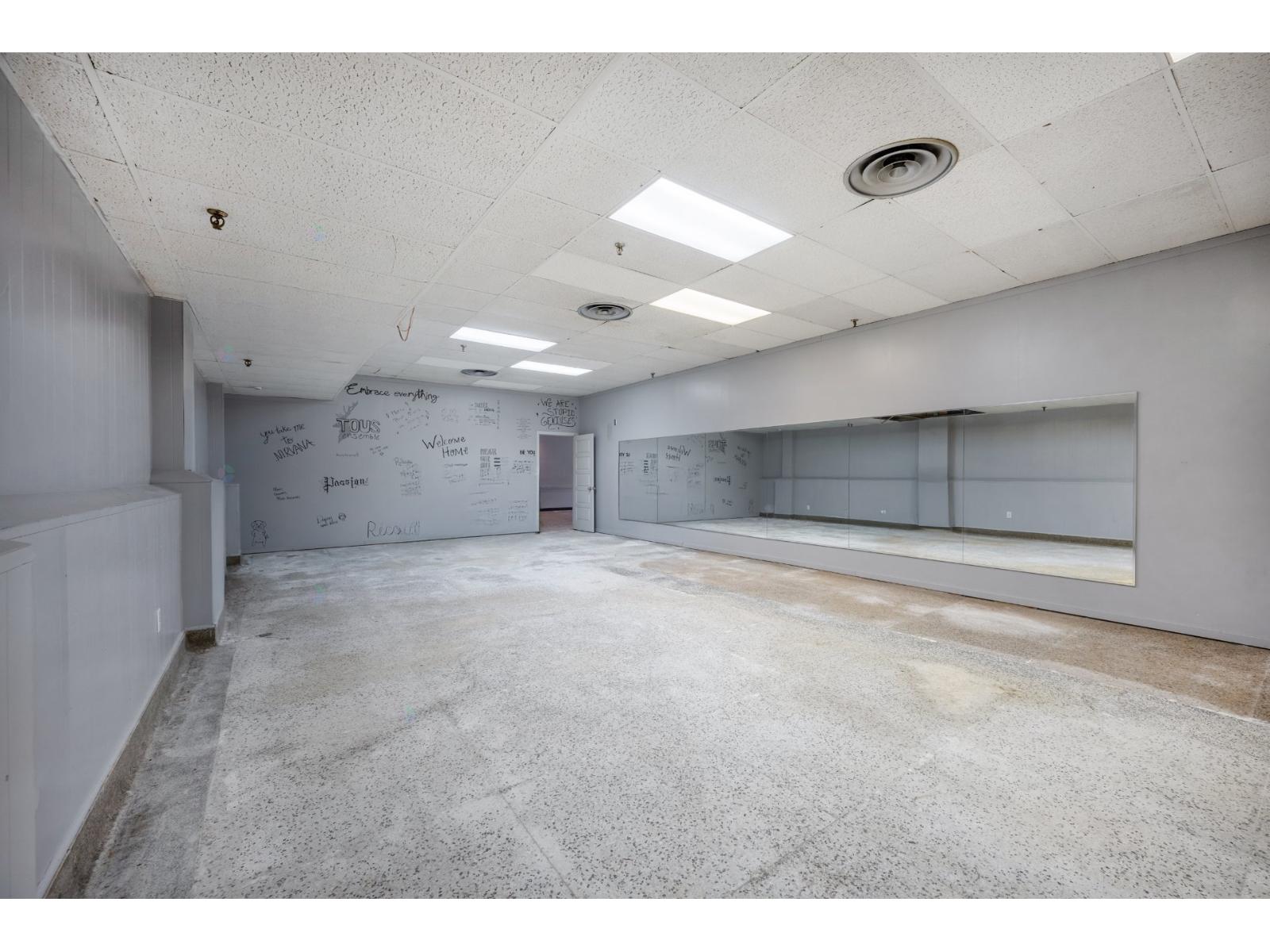 663 2e Avenue Property Photo 17