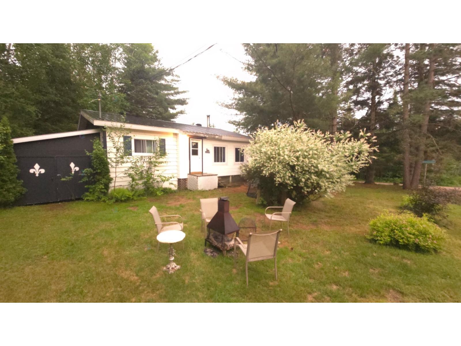 100 Rue Bélanger Property Photo 1