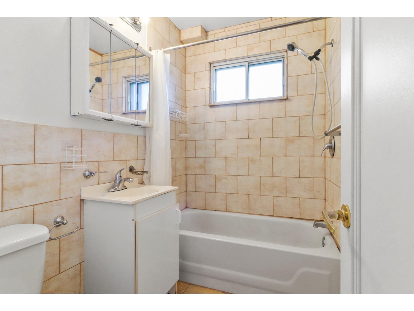 290 Rue Émile Property Photo 17