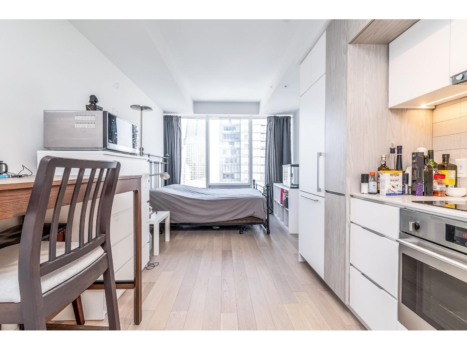 1288 Rue St-antoine O., #4206a Property Photo 6