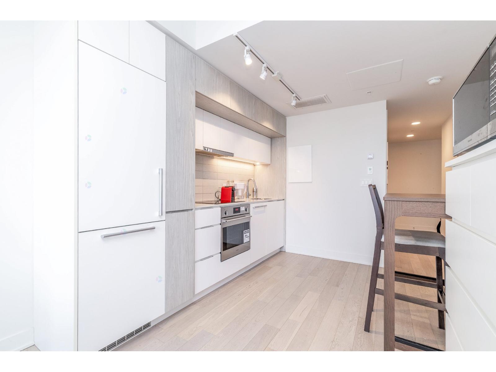 1288 Rue St-antoine O., #4206a Property Photo 8