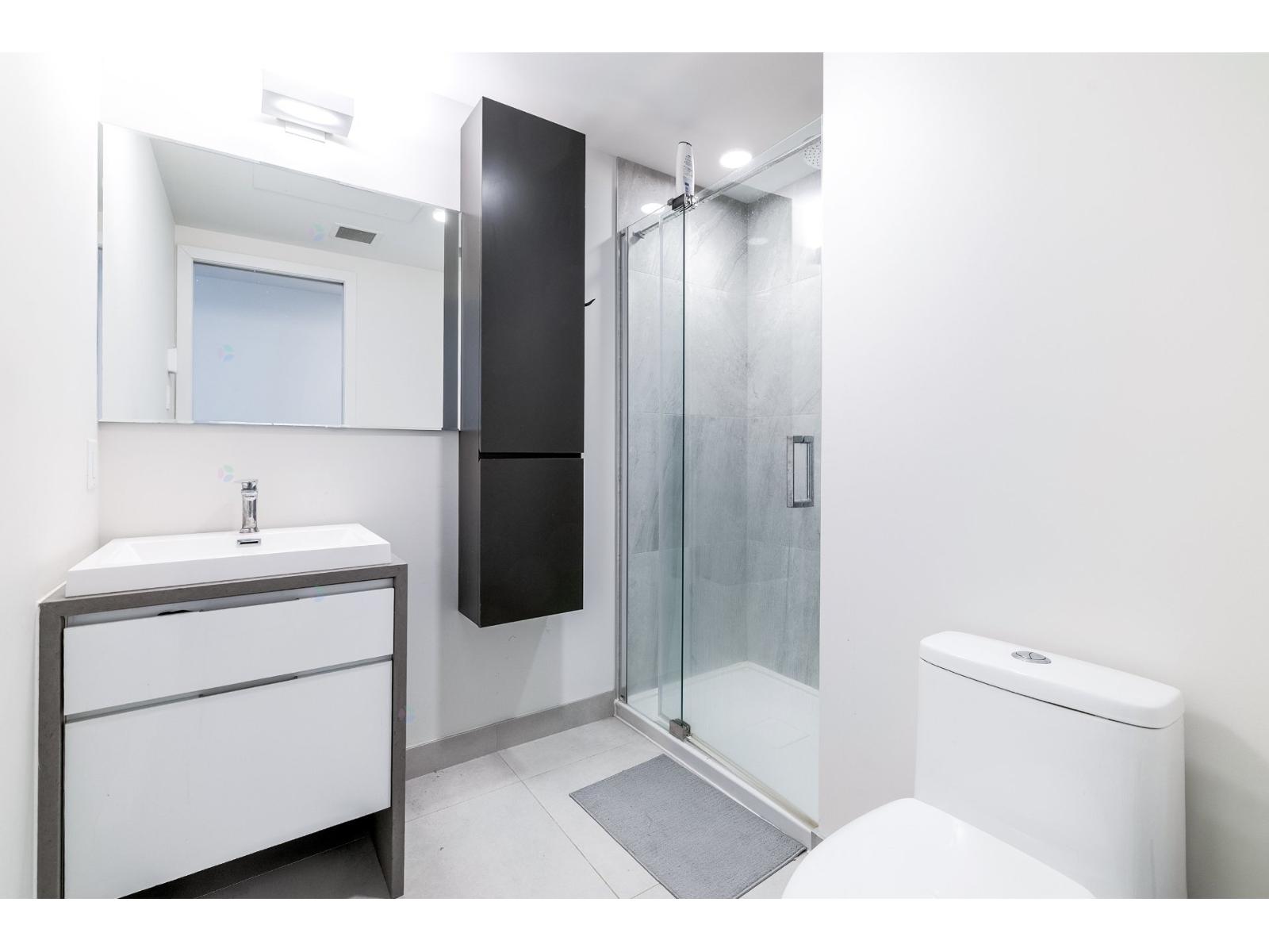 1288 Rue St-antoine O., #4206a Property Photo 11