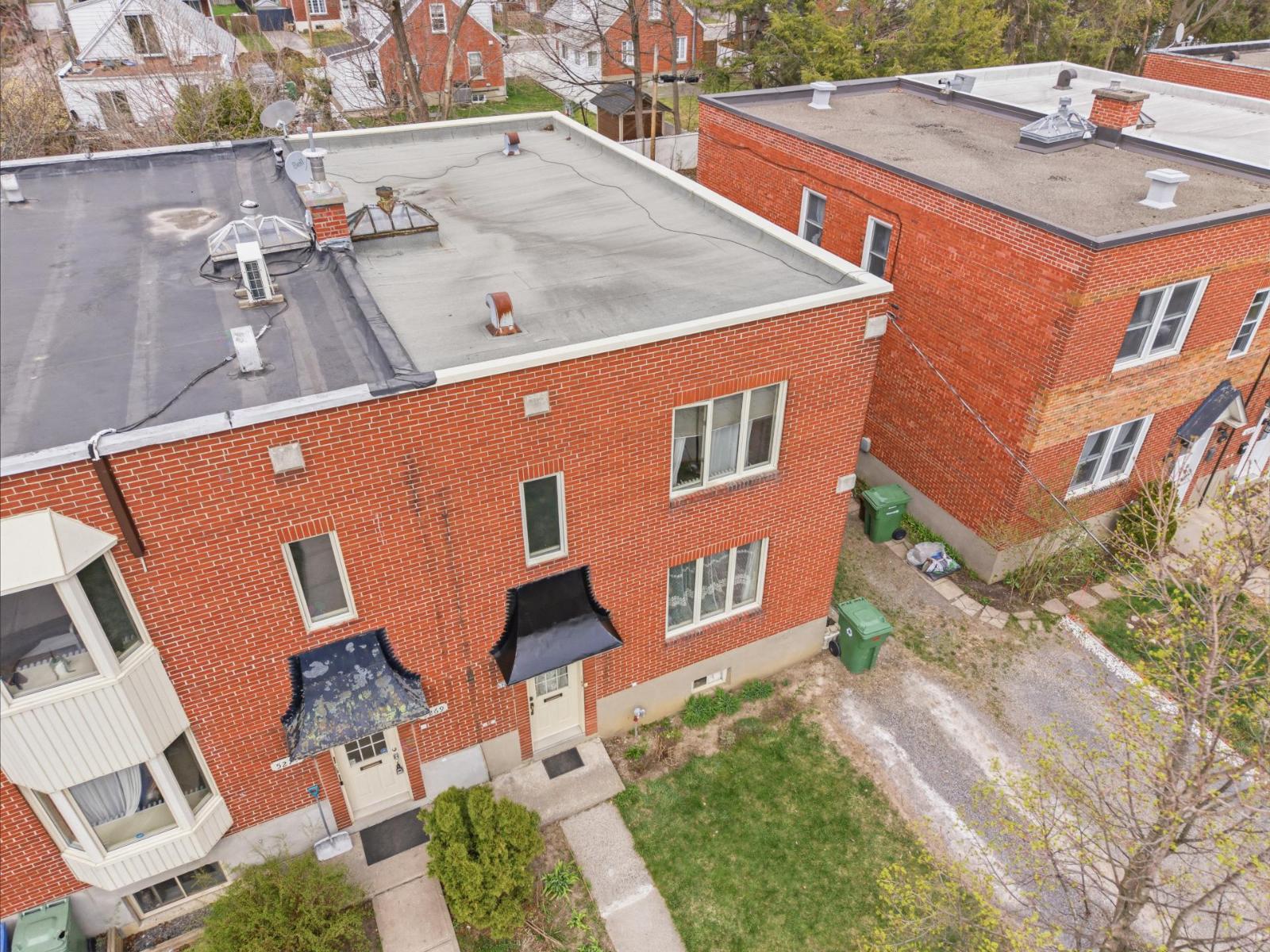 5265-5267 Av. Connaught Property Photo 2