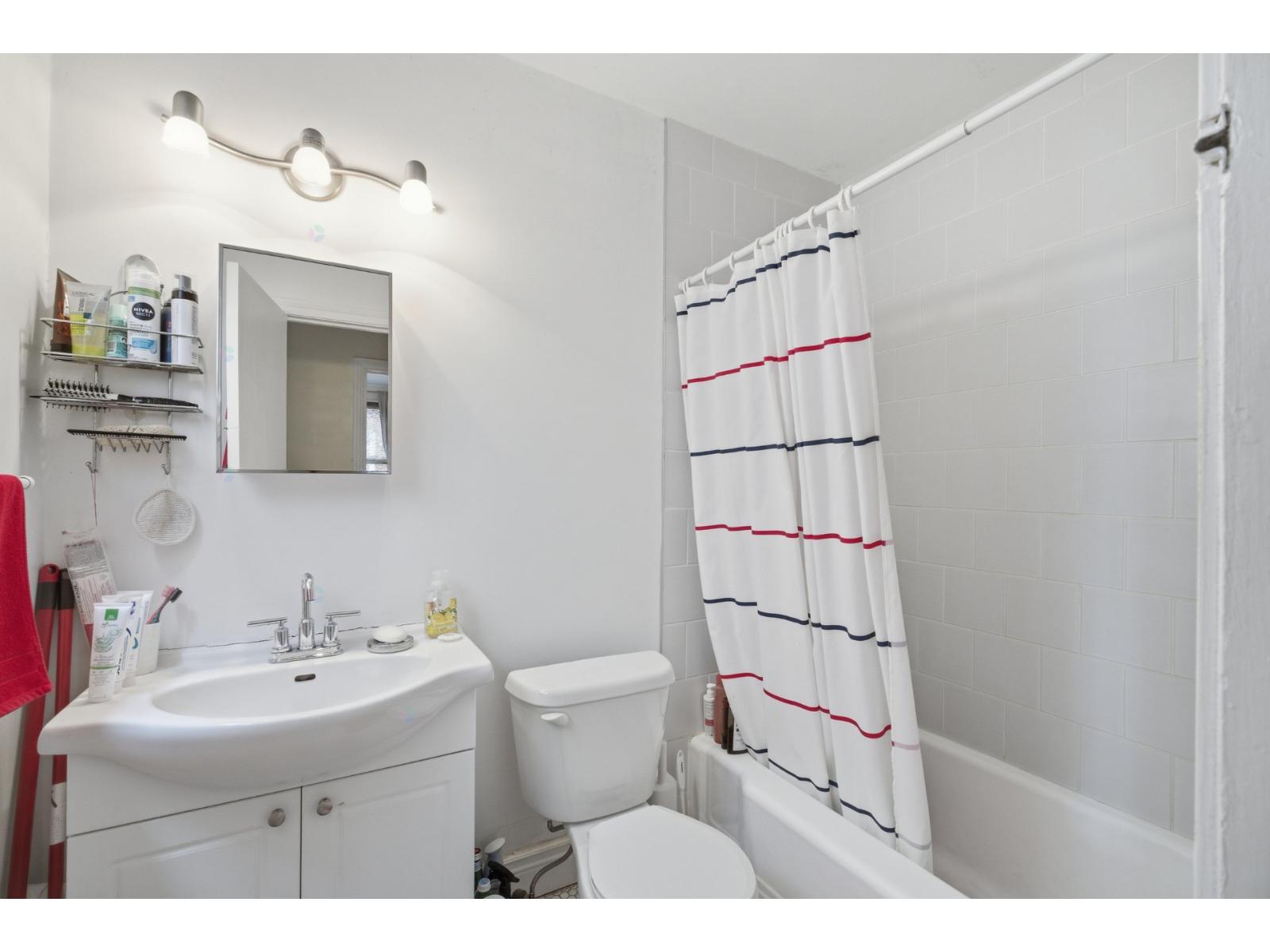 5265-5267 Av. Connaught Property Photo 29