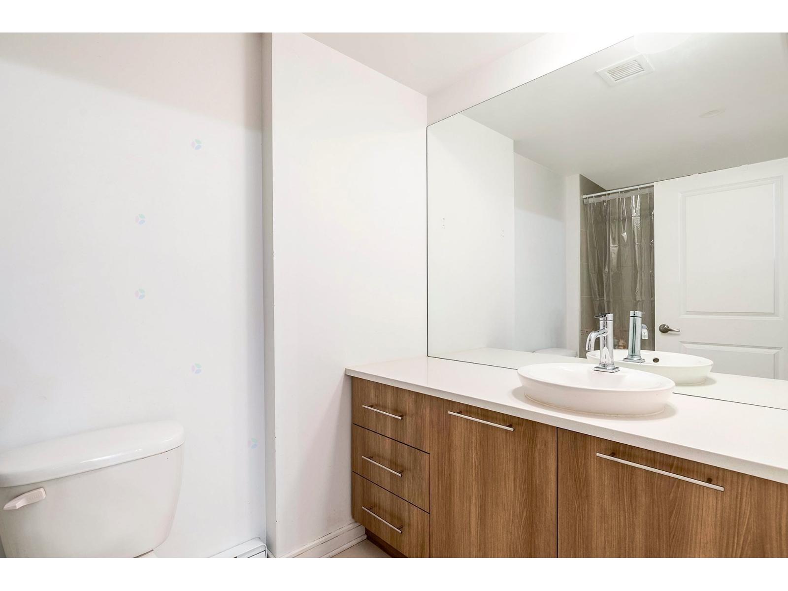 1248 Av. De L'hôtel-de-ville, #220 Property Photo 10