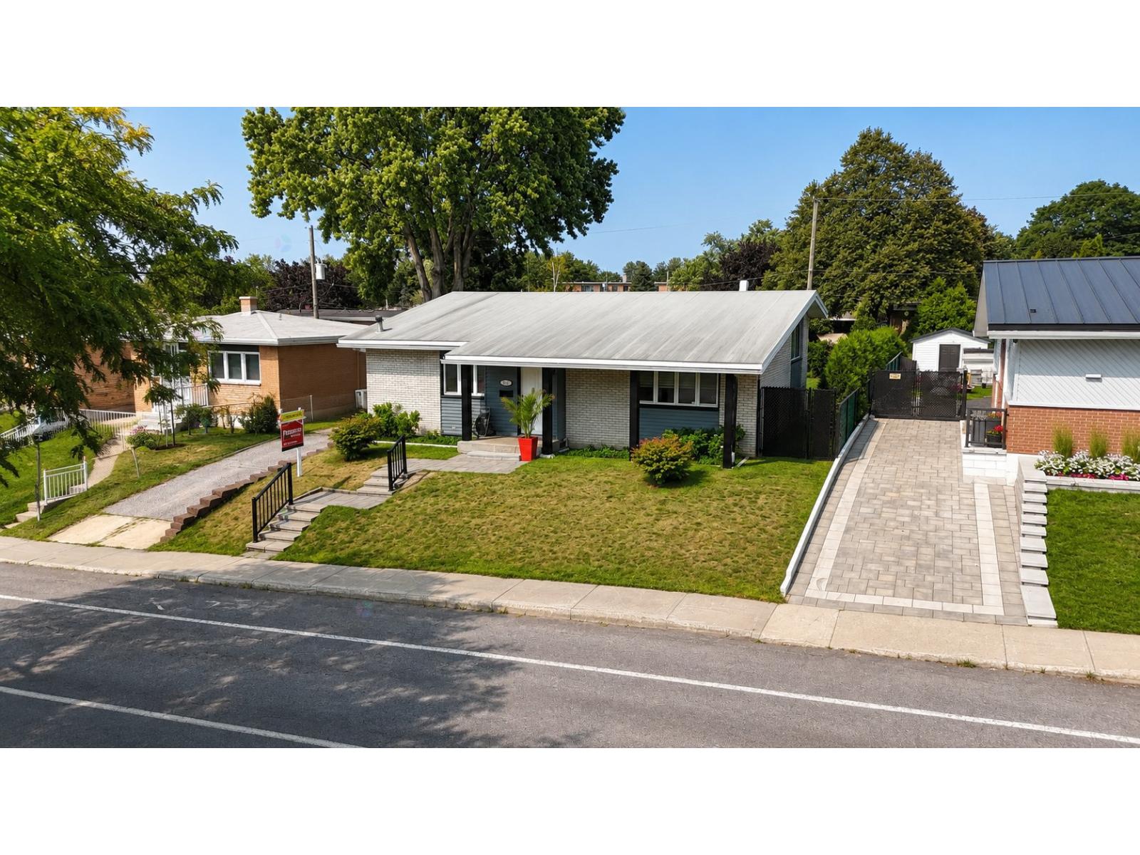 1161 Boul. Vanier