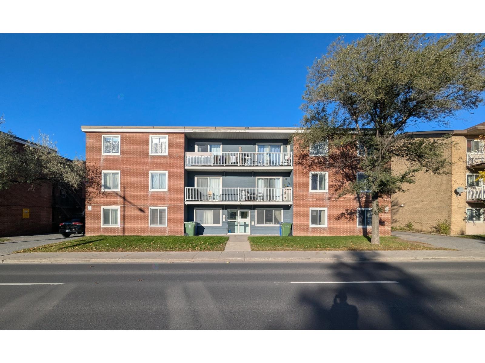 8291 Boul. Pie-ix Property Photo 1