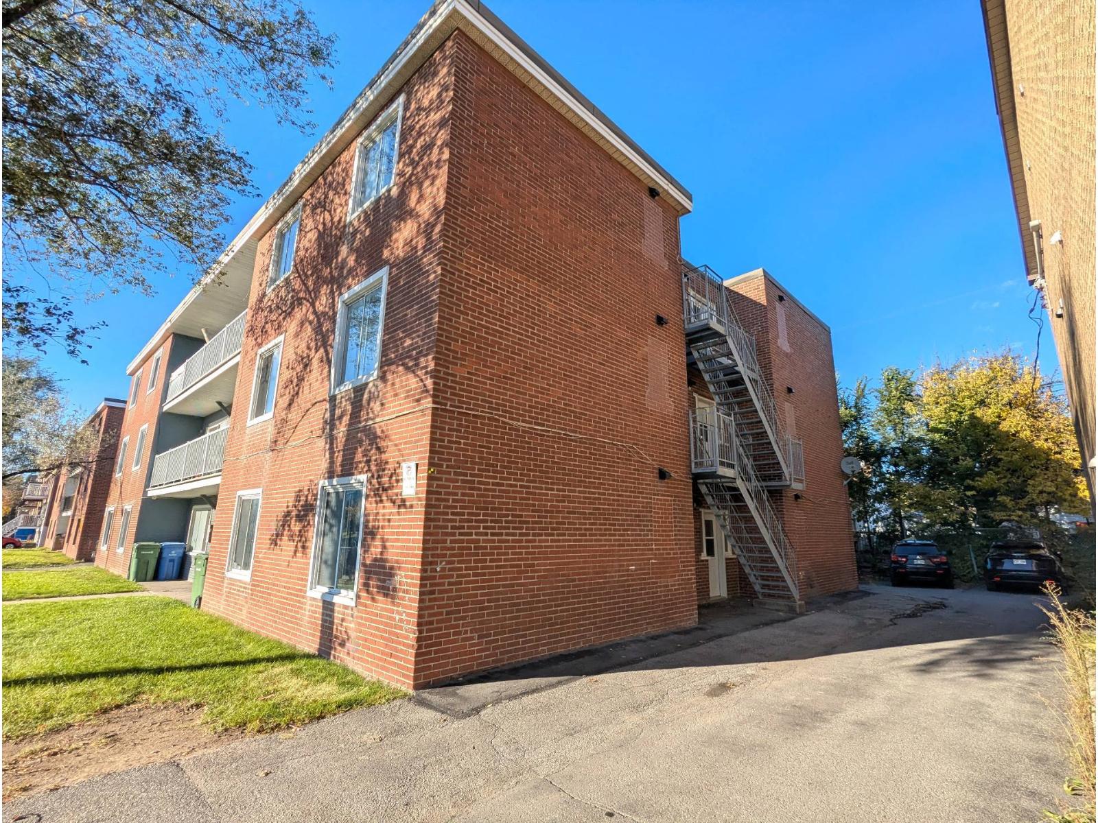 8291 Boul. Pie-ix Property Photo 2
