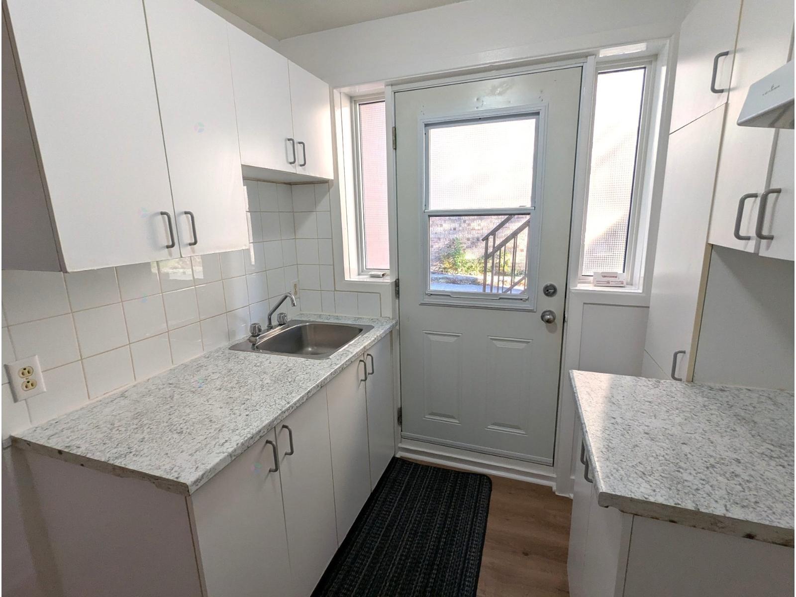 8291 Boul. Pie-ix Property Photo 6