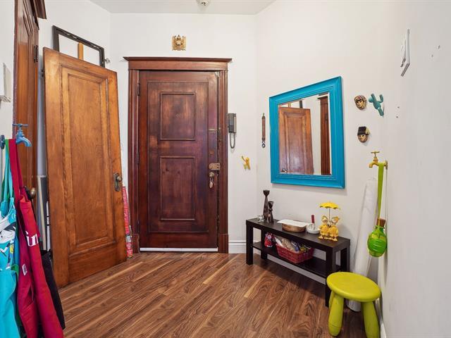 610-614 Av. Champagneur Property Photo 21