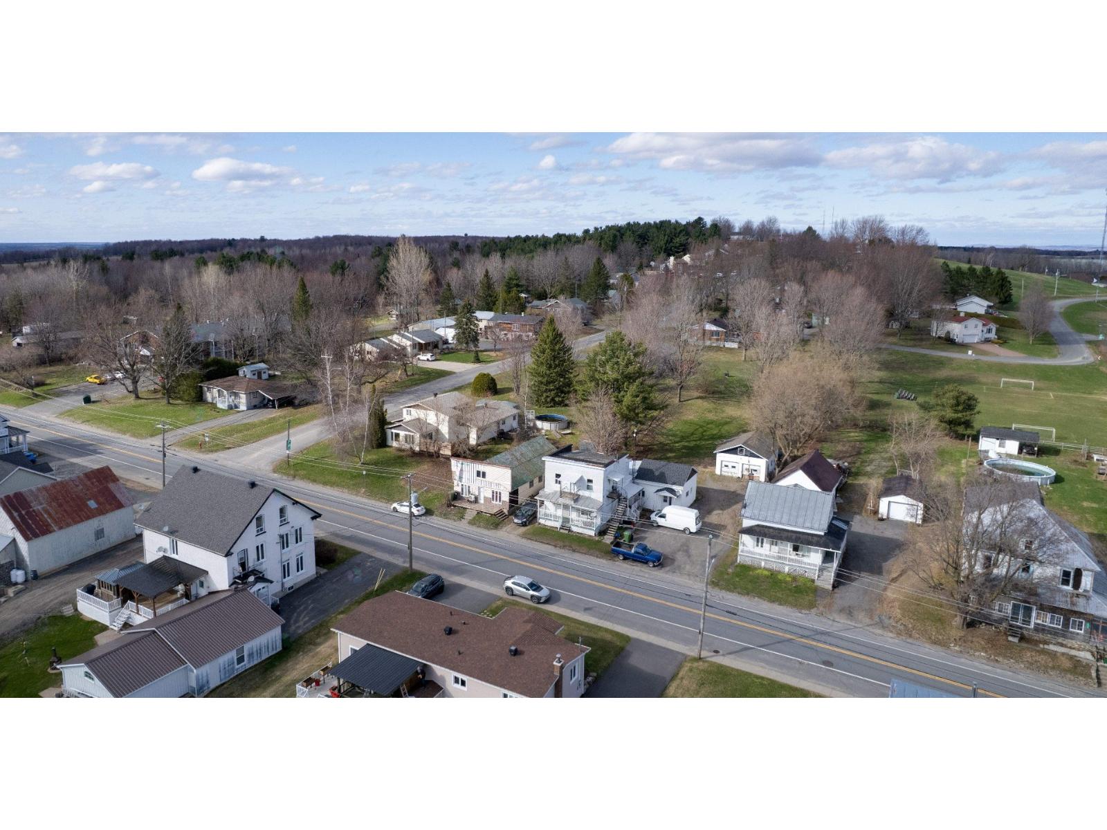 6049-6051 Rue Principale Property Photo 7