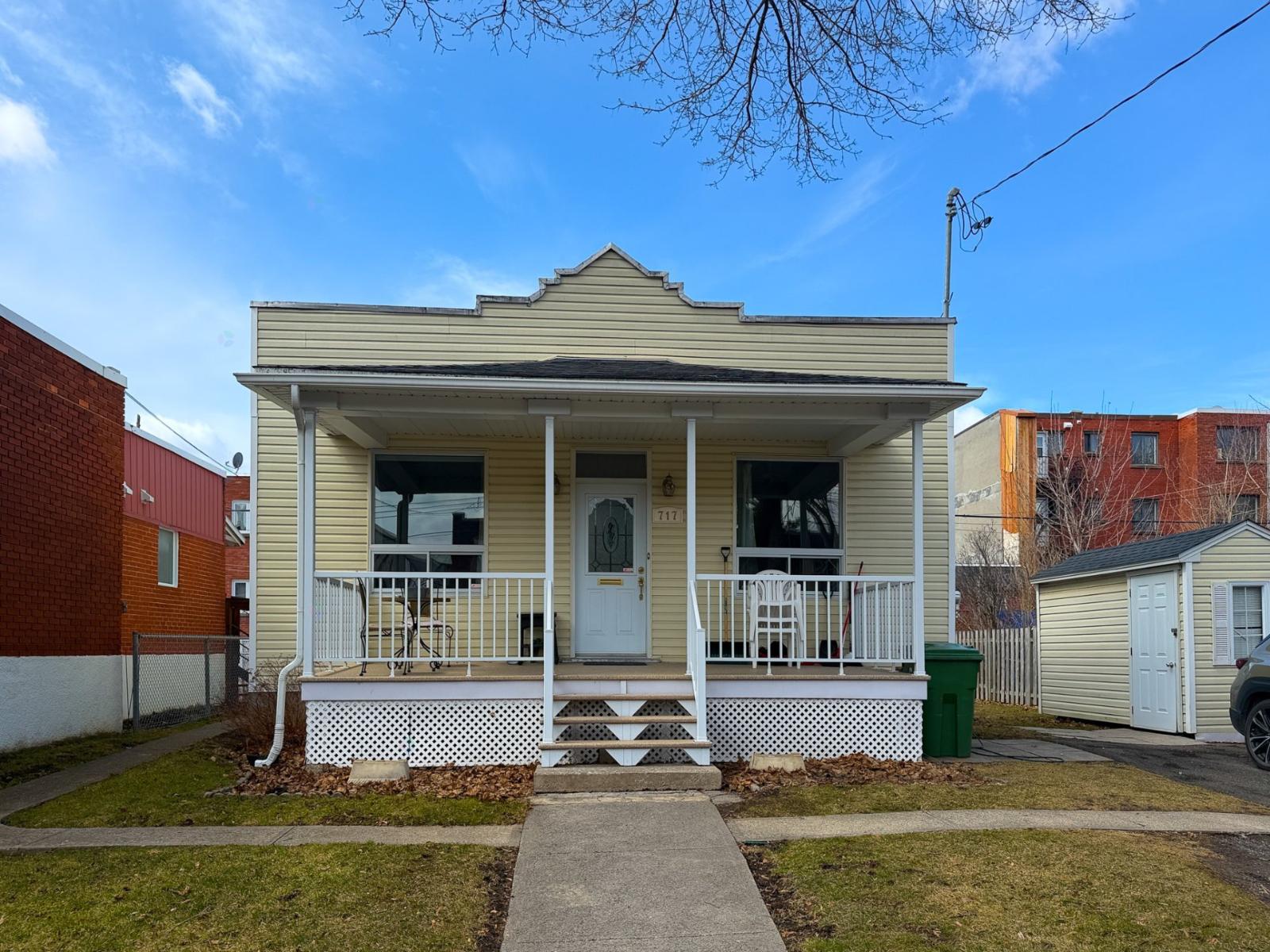 717 5e Avenue Property Photo 2