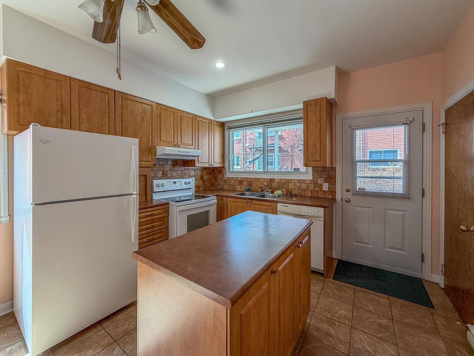 717 5e Avenue Property Photo 4
