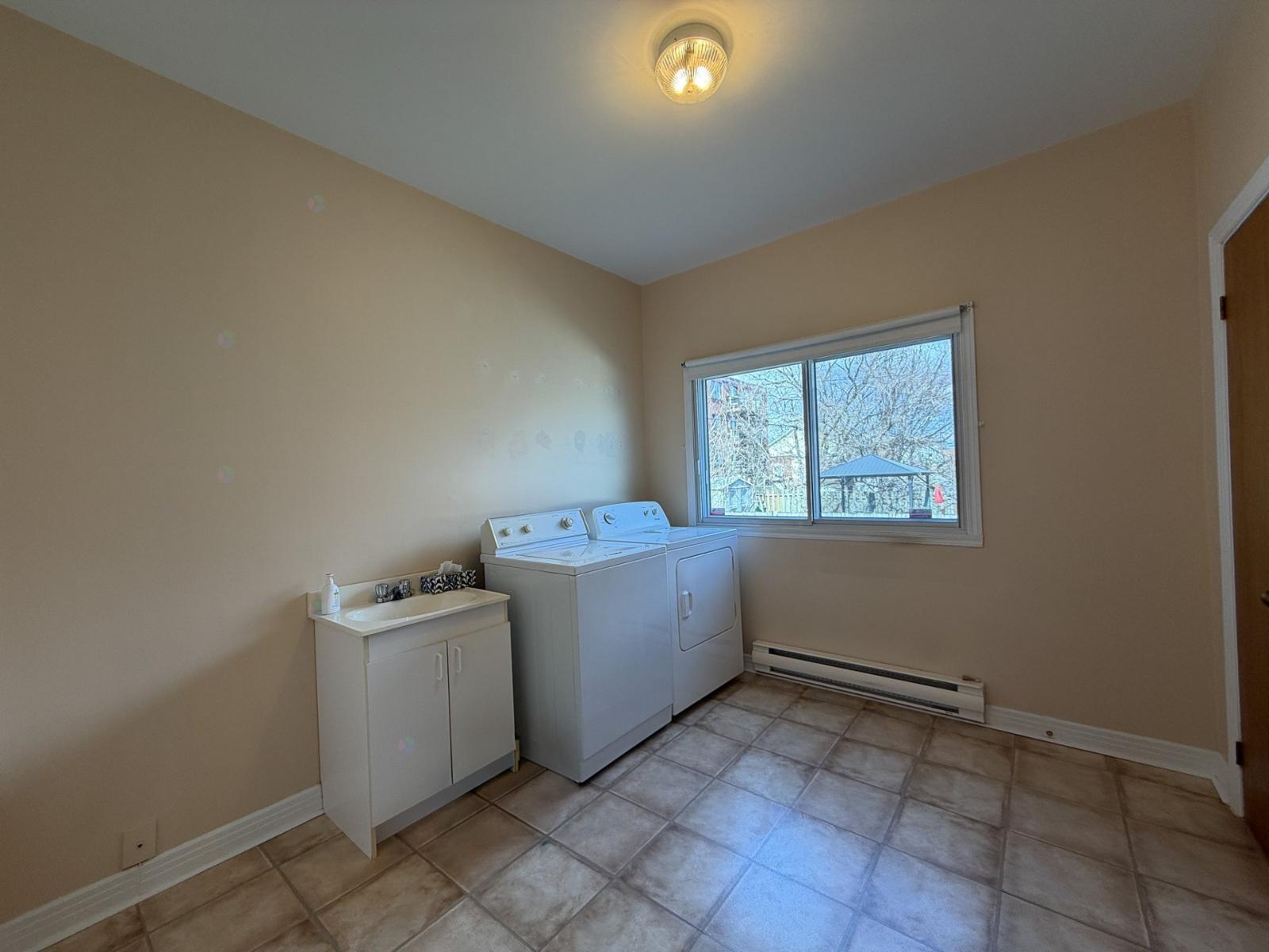 717 5e Avenue Property Photo 7