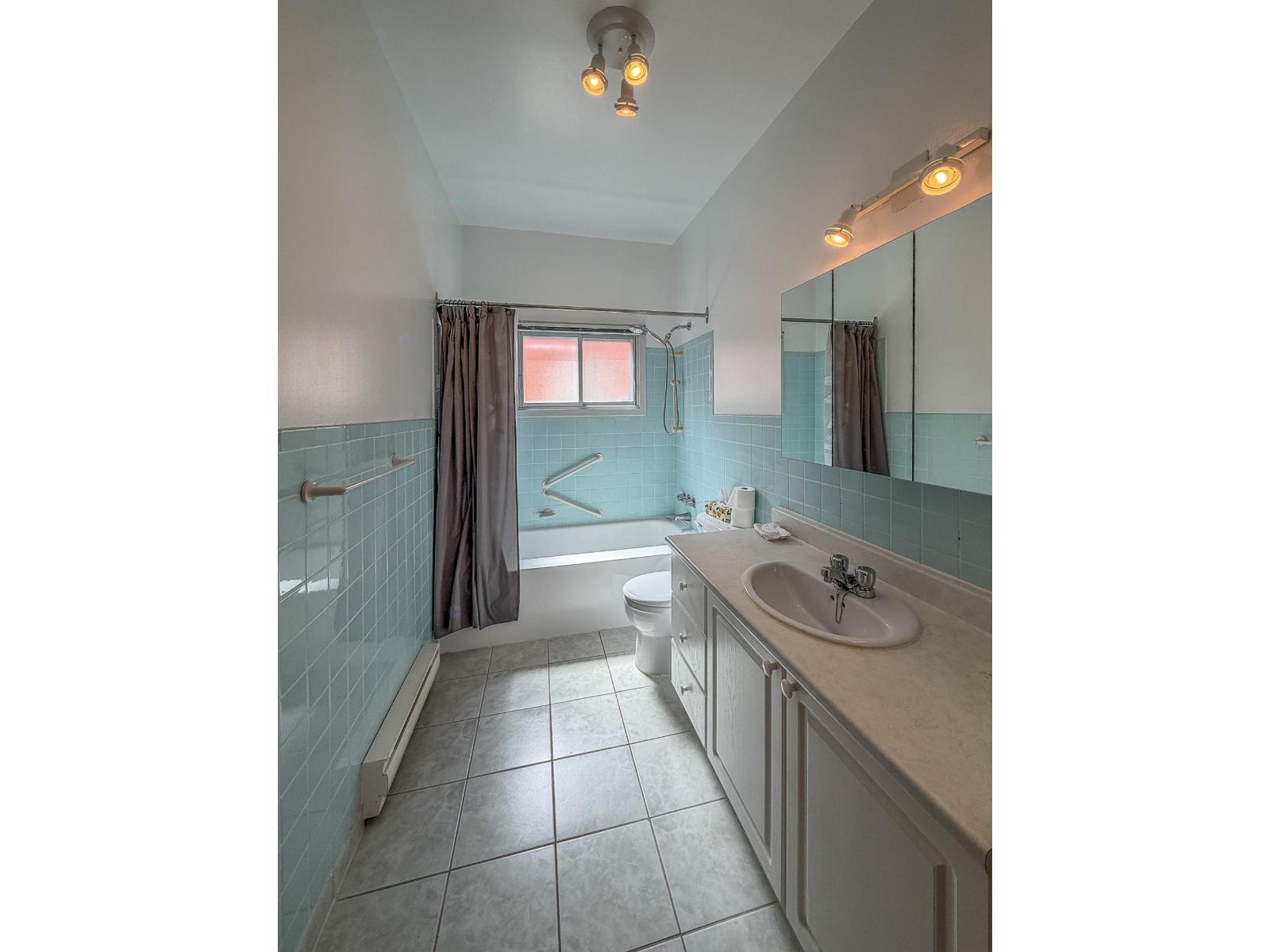 717 5e Avenue Property Photo 9