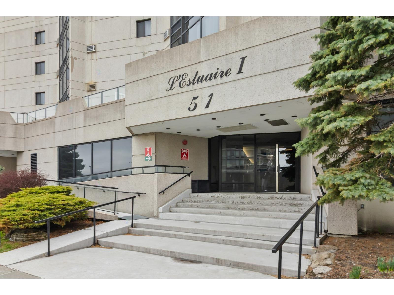 51 Place Charles-le Moyne, #1105 Property Photo 4