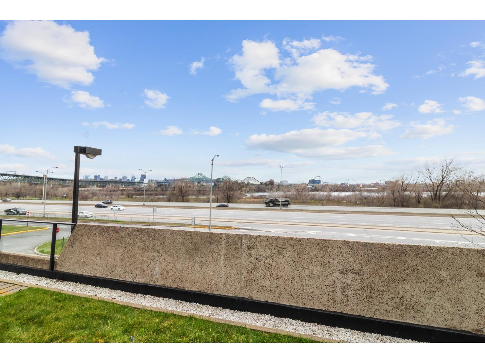51 Place Charles-le Moyne, #1105 Property Photo 31