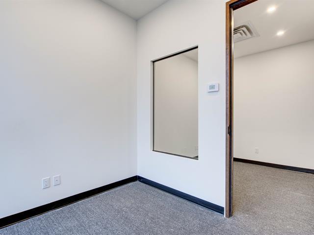 3185 Mtée St-hubert, #202 Property Photo 6