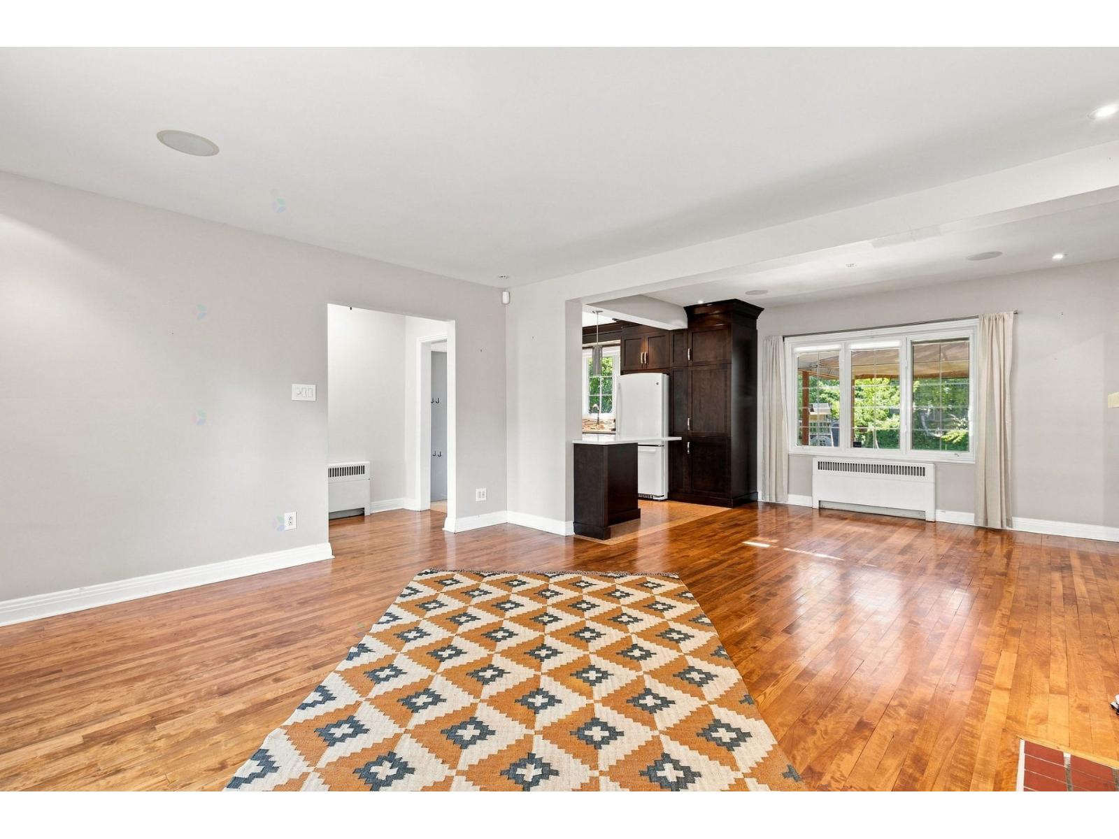 118 Boul. St-jean Property Photo 11